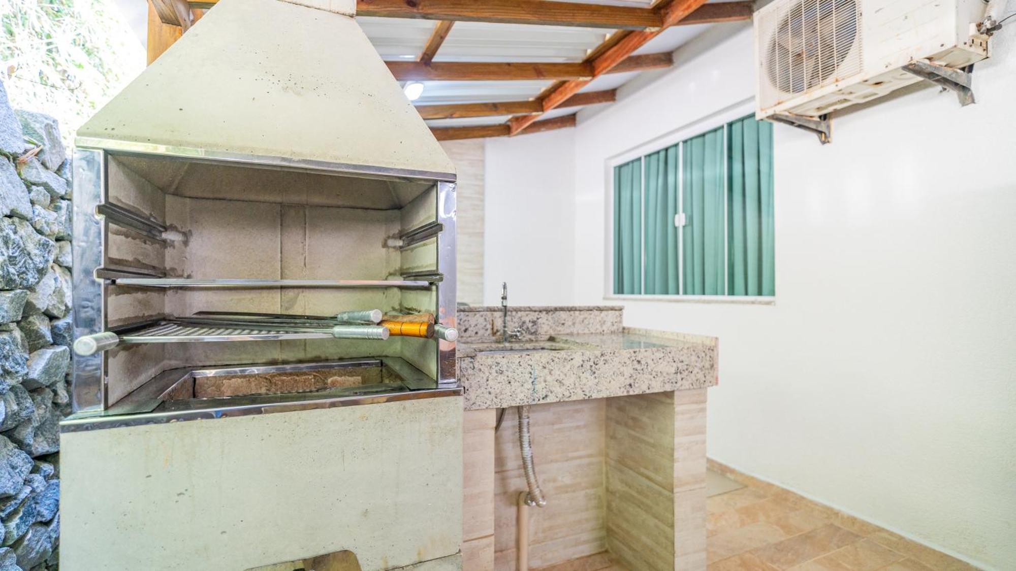 Residencial Com Piscina Possui Jacuzzi Aquecida Com Hidromassagem Βίλα Bombinhas Εξωτερικό φωτογραφία