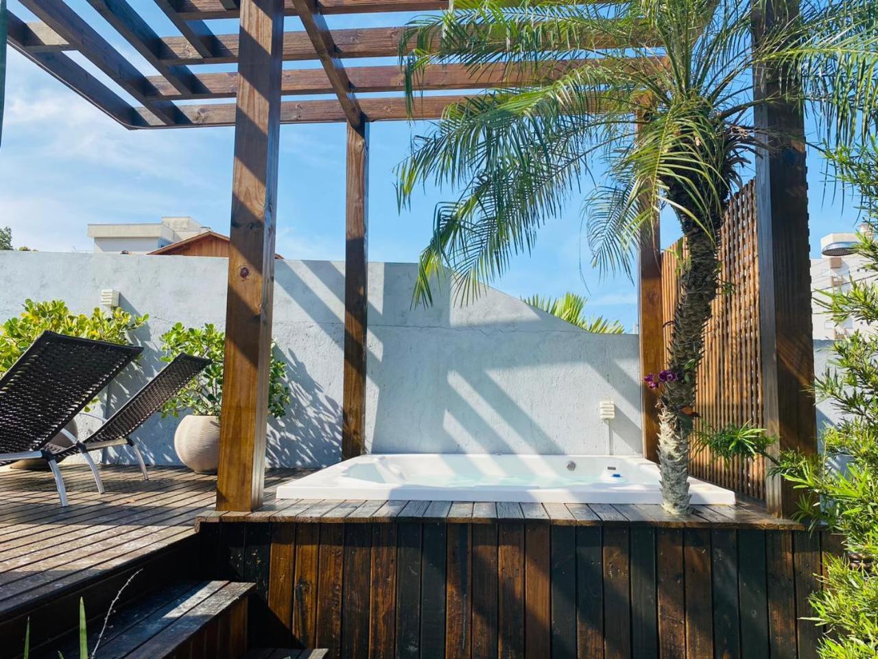 Residencial Com Piscina Possui Jacuzzi Aquecida Com Hidromassagem Βίλα Bombinhas Εξωτερικό φωτογραφία